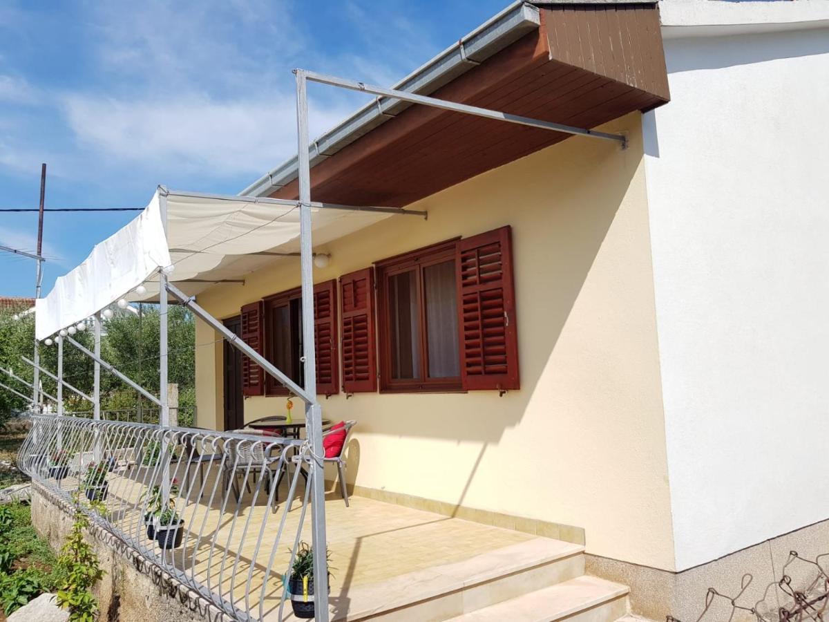 Apartments with a parking space Kastel Stafilic, Kastela - 16086 Bagian luar foto