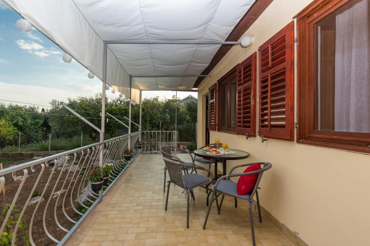 Apartments with a parking space Kastel Stafilic, Kastela - 16086 Bagian luar foto