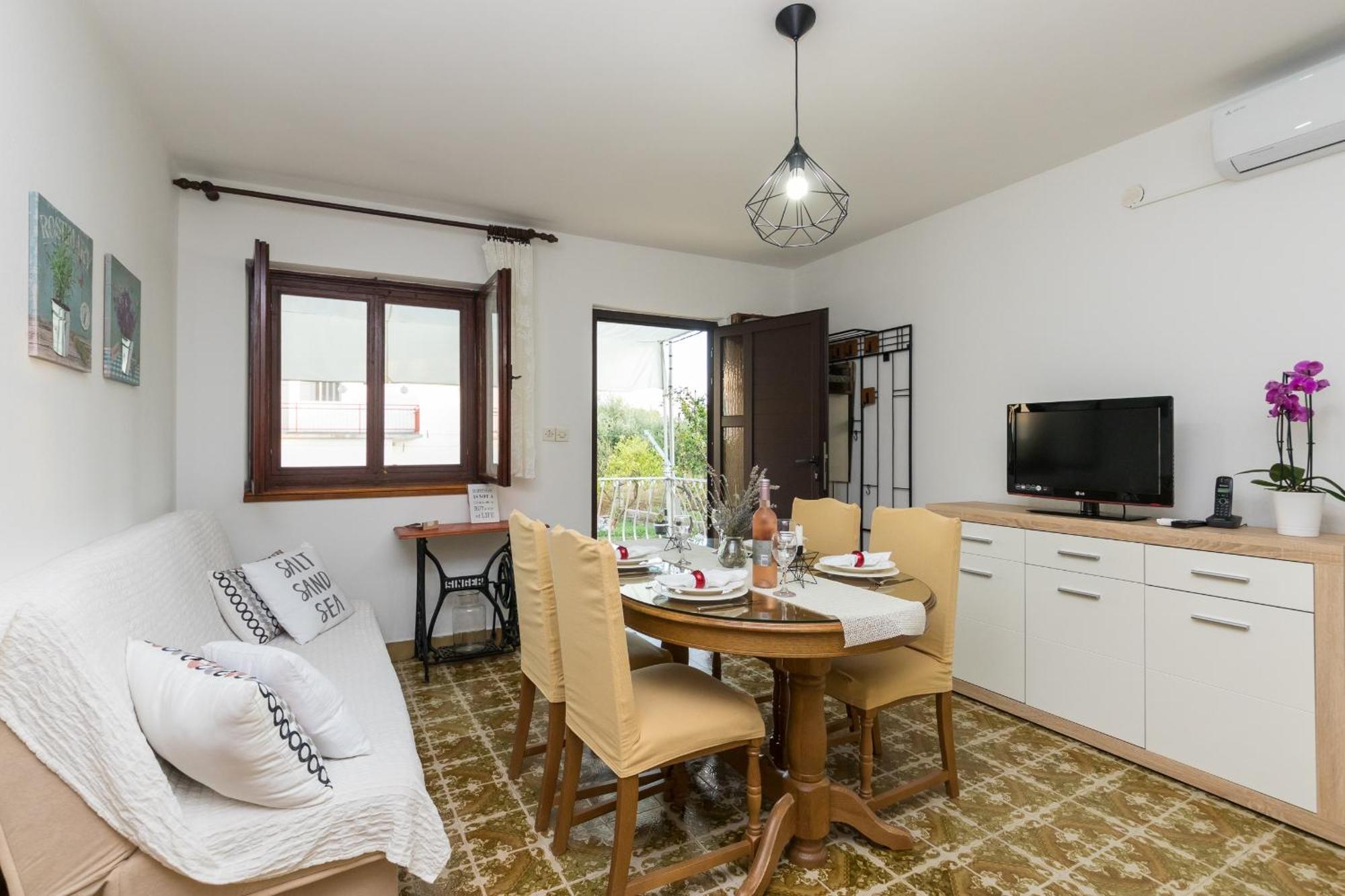 Apartments with a parking space Kastel Stafilic, Kastela - 16086 Bagian luar foto